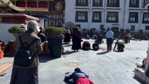 西藏的旅行社报价7天6晚报团准备多少钱？？
